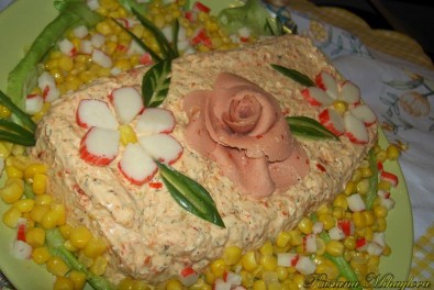 Салата с извара и червени чушки